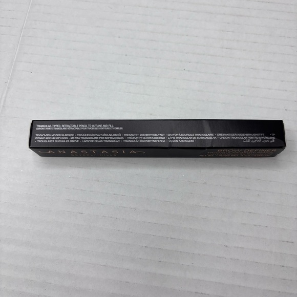 ANASTASIA BEVERLY HILLS Dark Brown Triangular
Brow Pencil - Picture 3 of 6